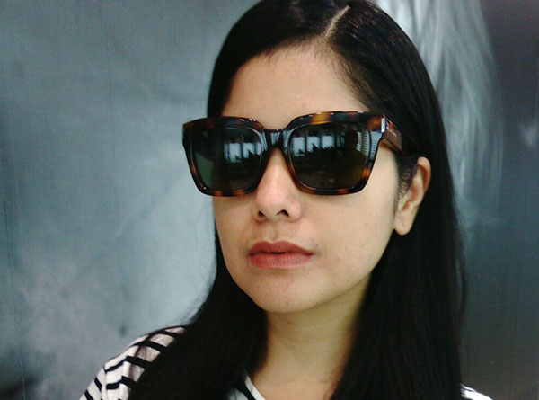 Kacamata dipakai oleh selebriti Annisa Pohan