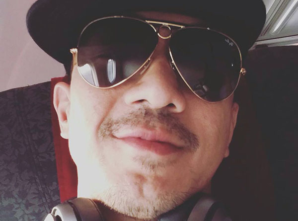 Kacamata dipakai oleh selebriti Joe Taslim