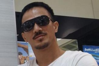 Kacamata dipakai oleh selebriti Joe Taslim