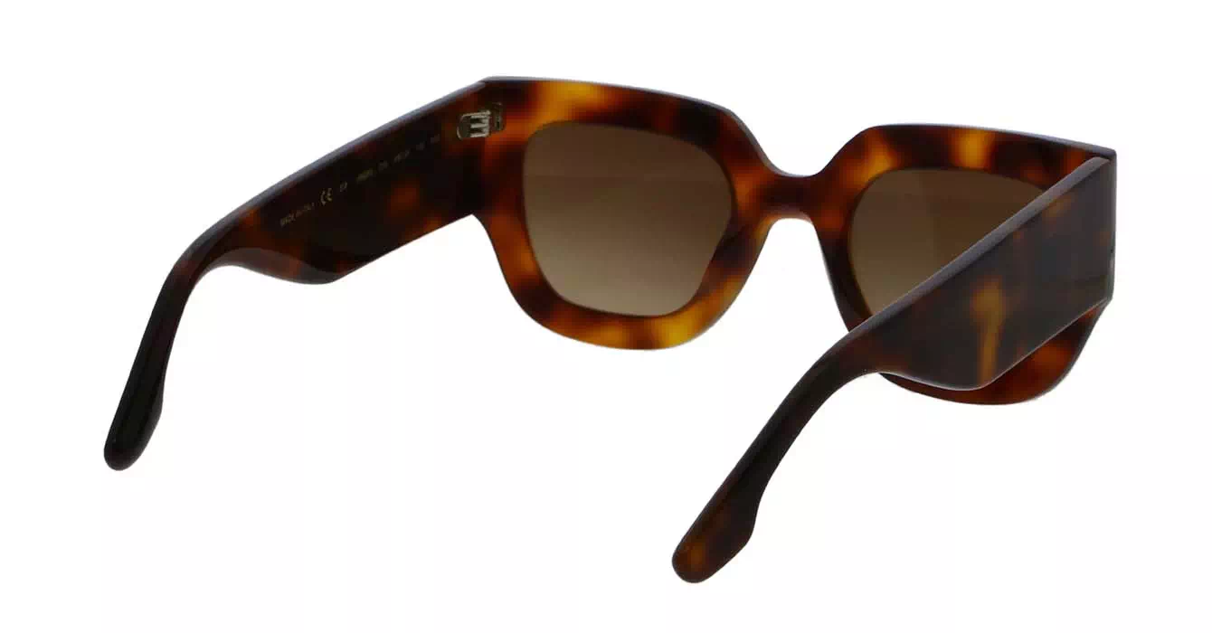 VictoriaBeckham VB606S 215