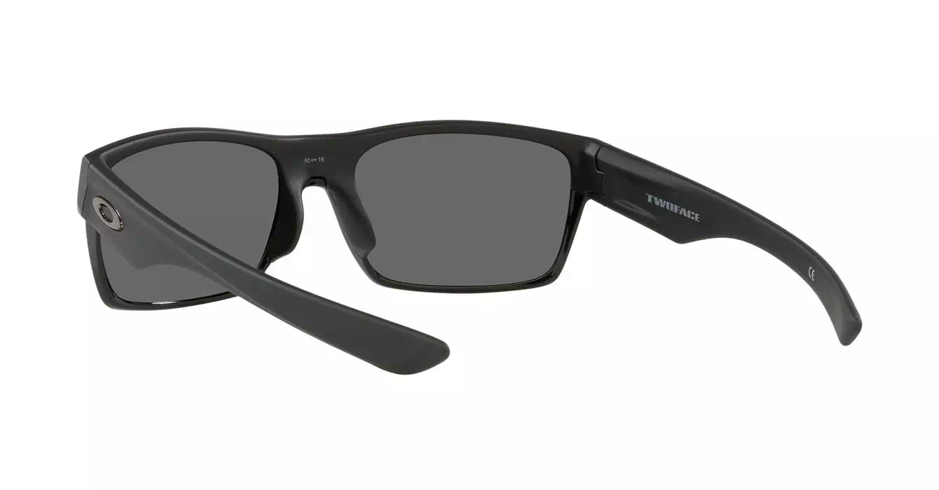 Oakley Twoface (A) Matte Black W/ Prizm Black (OO9256-18) s60