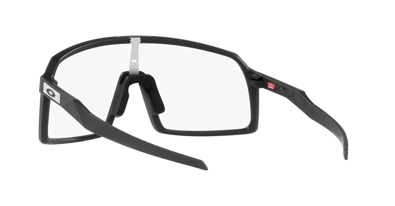 Oakley Sutro (A) Matte Carbon W/ Clear Photochromic (OO9406A-33) s37