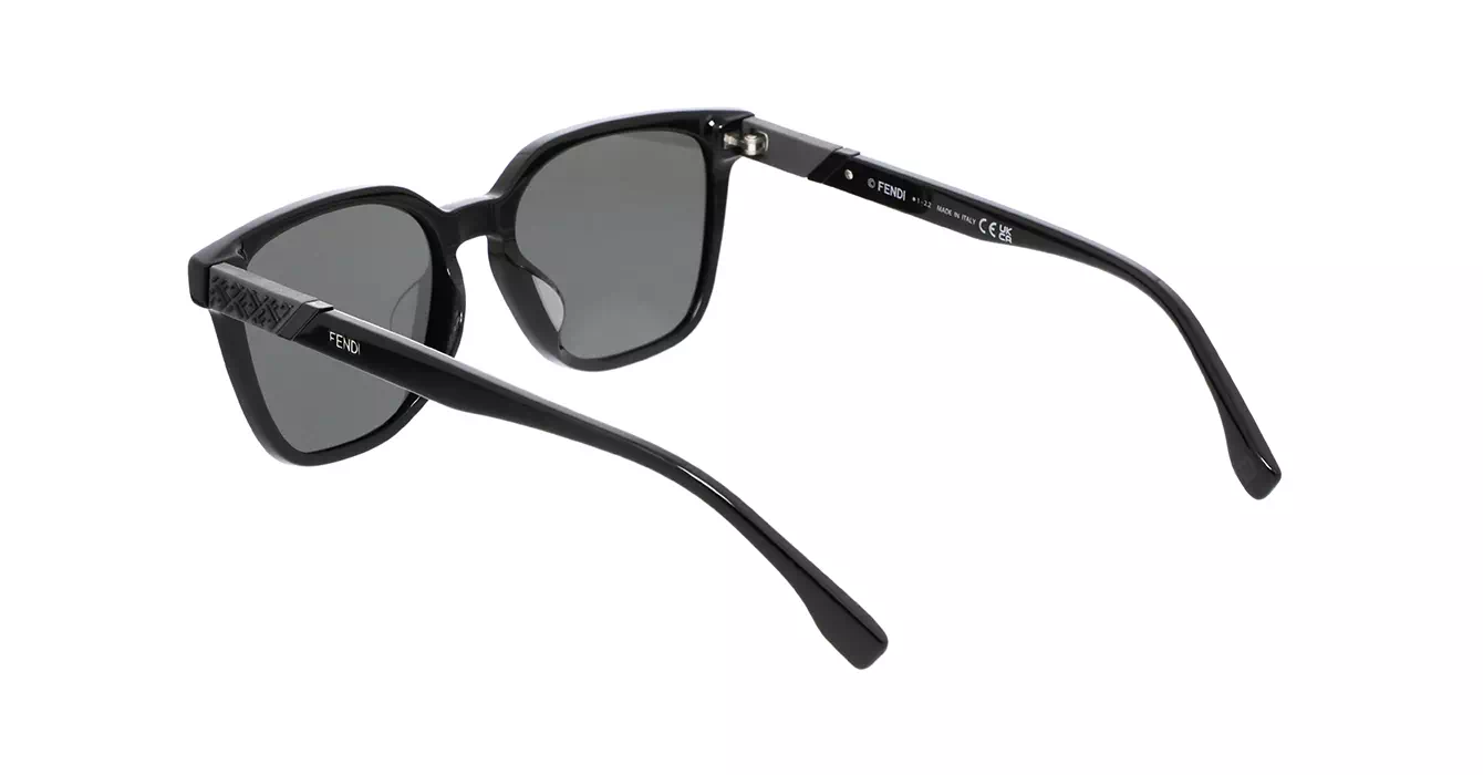 Fendi FE40057U 01A s53