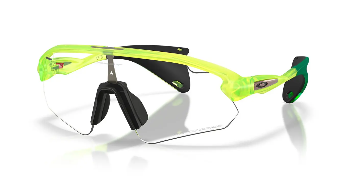 Oakley Stunt Devil A Matte Uranium W/ Photochromic (OO9525-04) s37