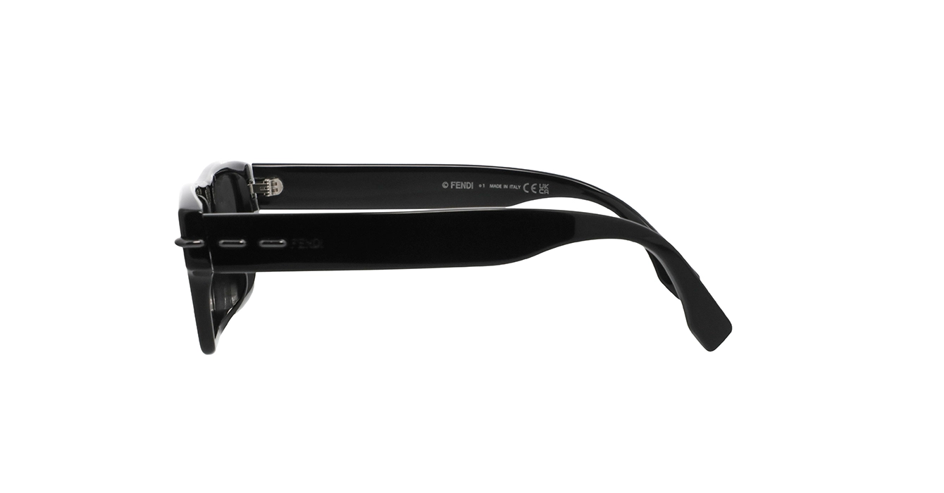 Fendi FE40215F 01A s56