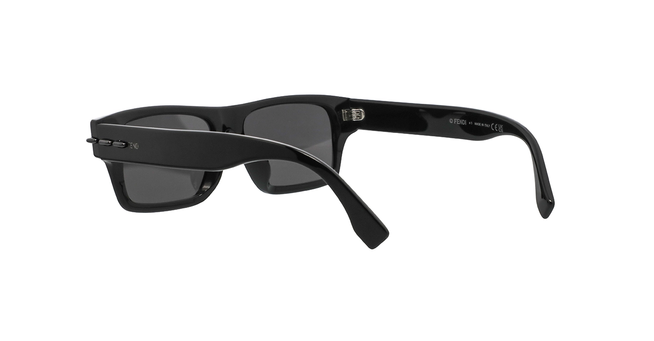 Fendi FE40215F 01A s56
