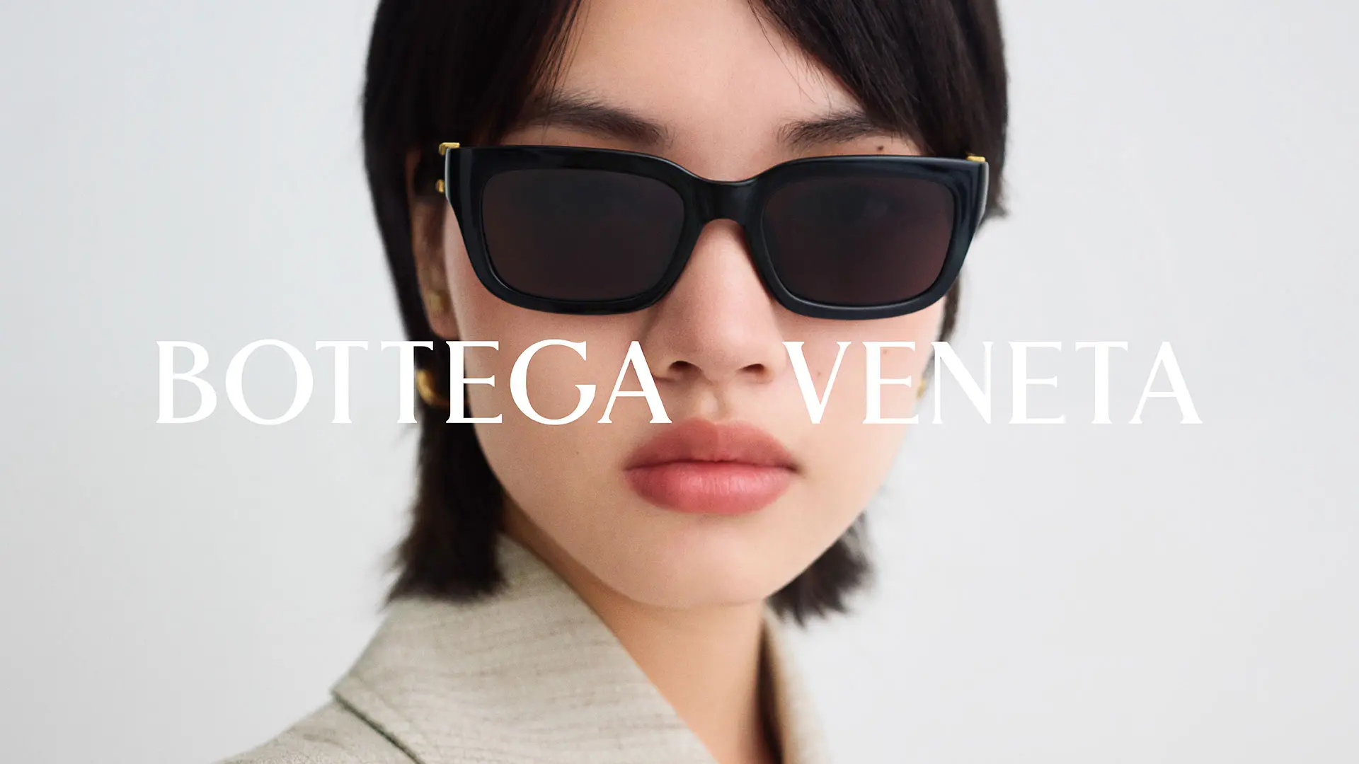 Jennie-RayBan-02
